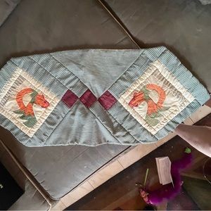 Small table runner